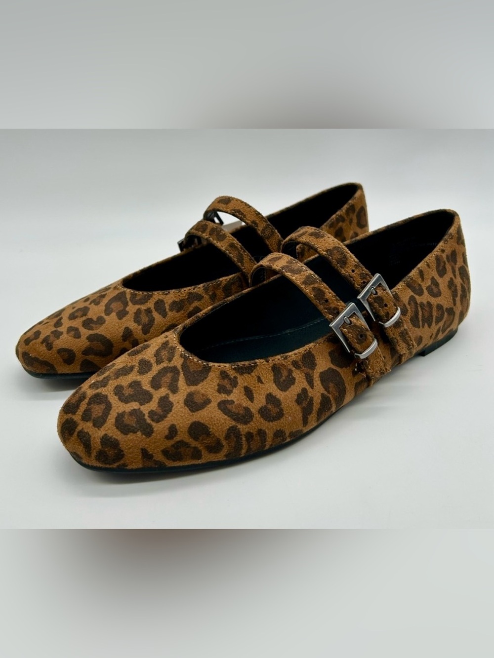 Arizona Jean Co Helena
Cheetah Mary Jane Flats Sz 8.5
Leopard Print NWOB $50